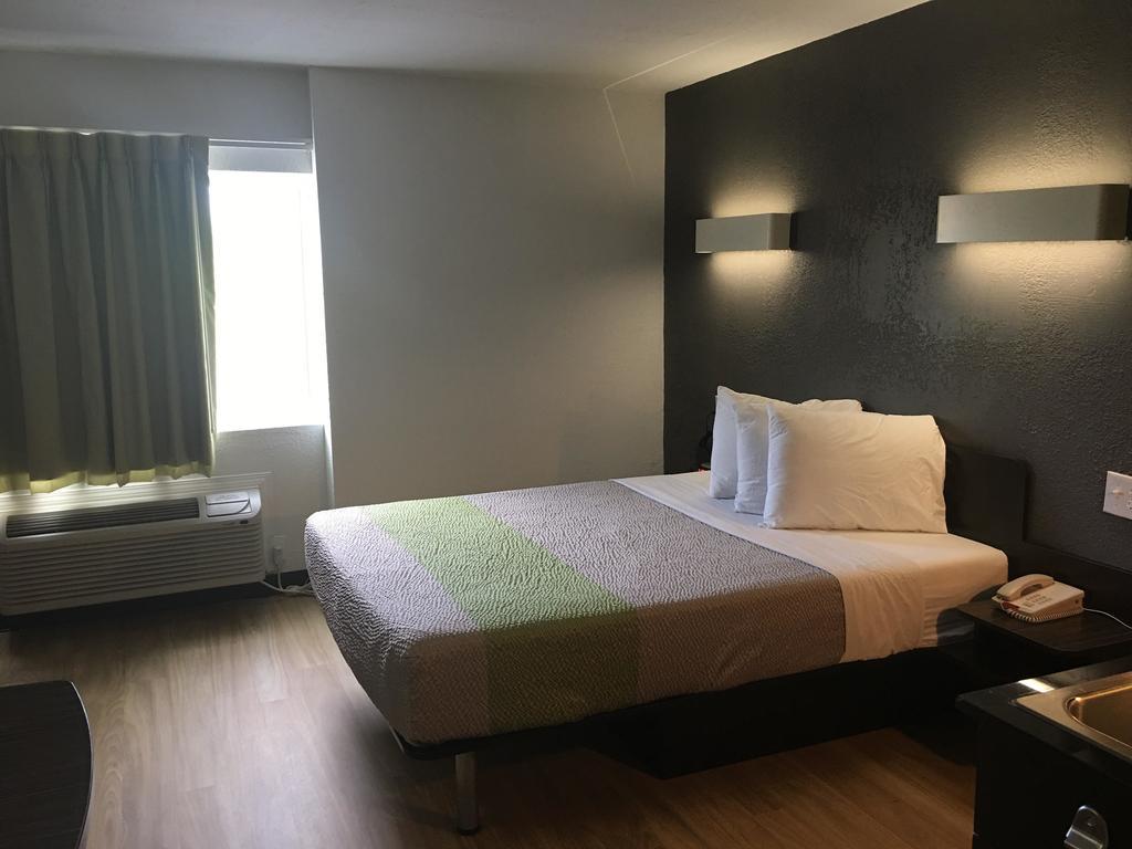 Studio 6-Indianapolis, In Bilik gambar